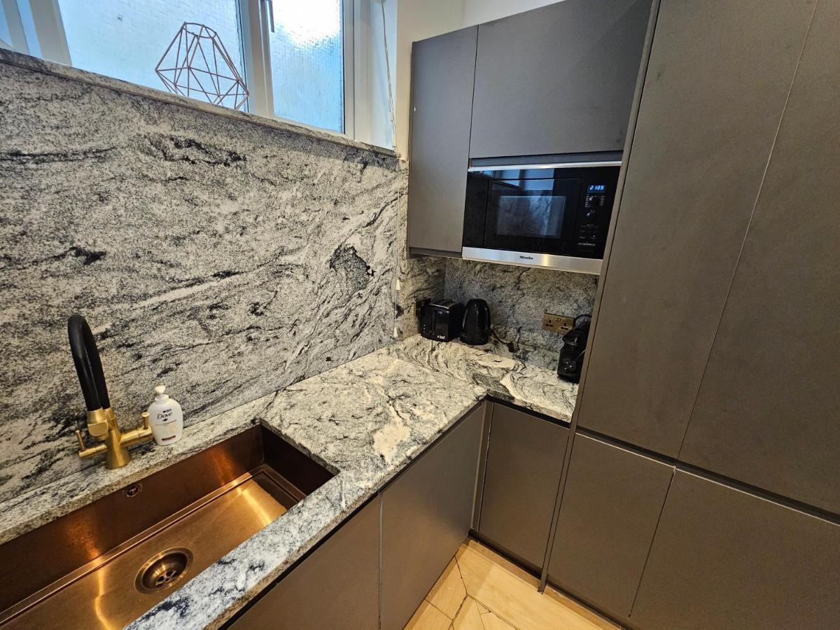 Flat 1, Charles Street Appartamento Londra