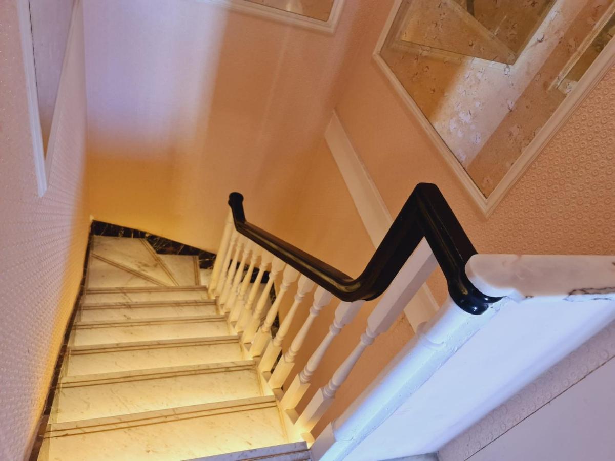 Flat 1, Charles Street Appartamento Londra